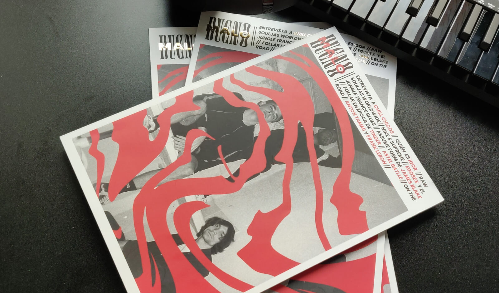 BuenoMalo magazine (Case)